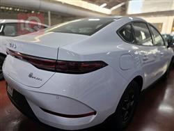 بی وای دی Qin Plus